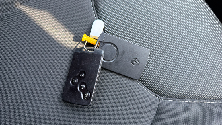 Renault Clio 1.2 16V Play 5dr Petrol Hatchback